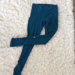 I am selling Ivivva Aqua blue leggings.